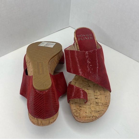 NWT DONALD J PLINER Gretta Leather Wedge Sandals Size 6 Same Shoe - Picture 3 of 10